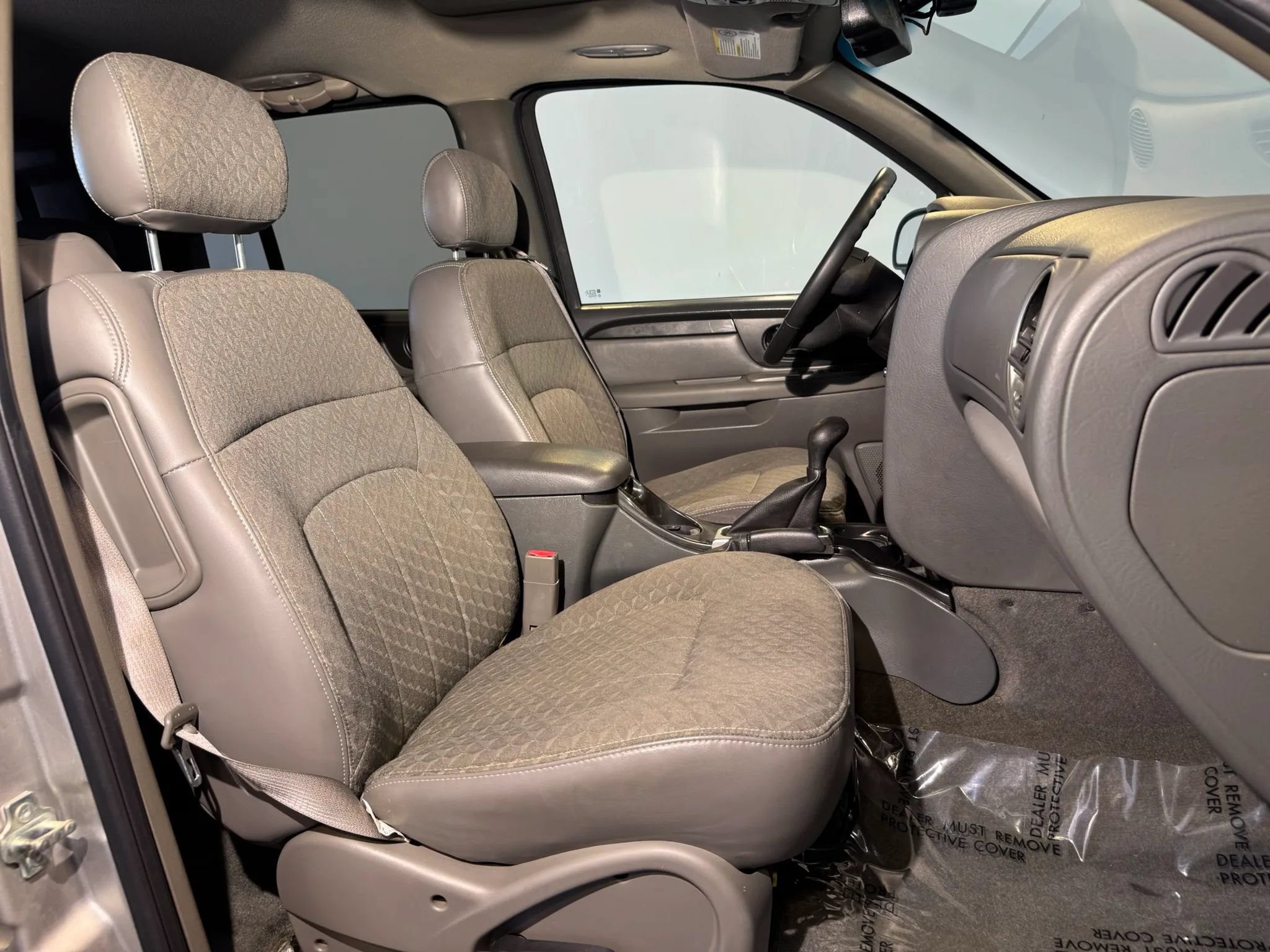 Used 2004 GMC Envoy XUV SLE w/ 1SB Preferred Equipment Group AWD/4WD image 23