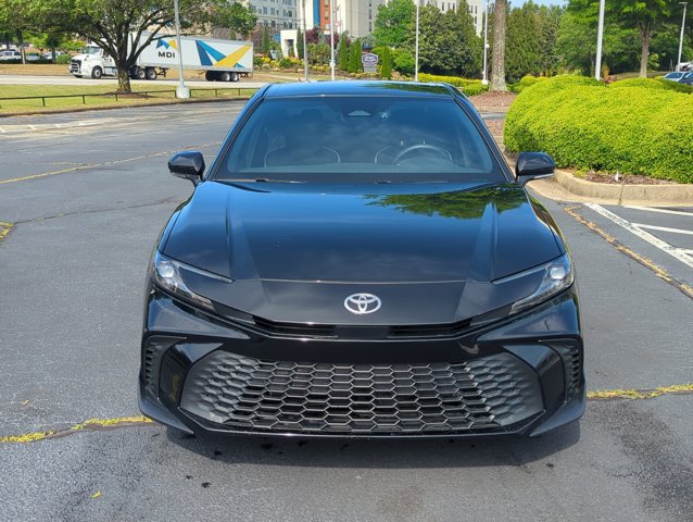 Used 2025 Toyota Camry SE FWD image 2