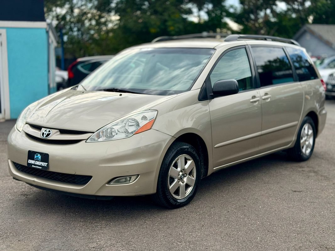 Used 2007 Toyota Sienna XLE Limited FWD image 4