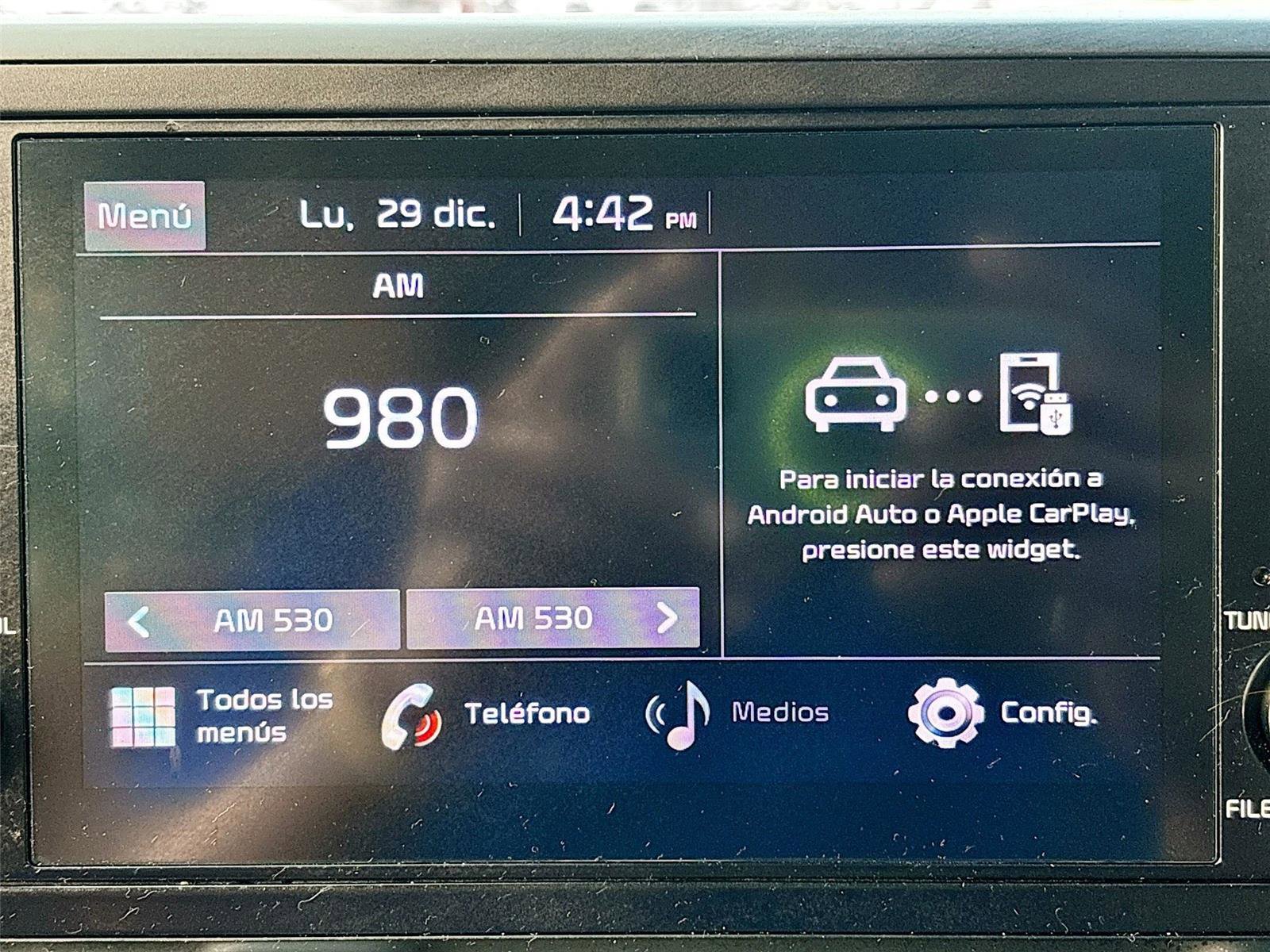 Used 2022 Kia Carnival LX image 15