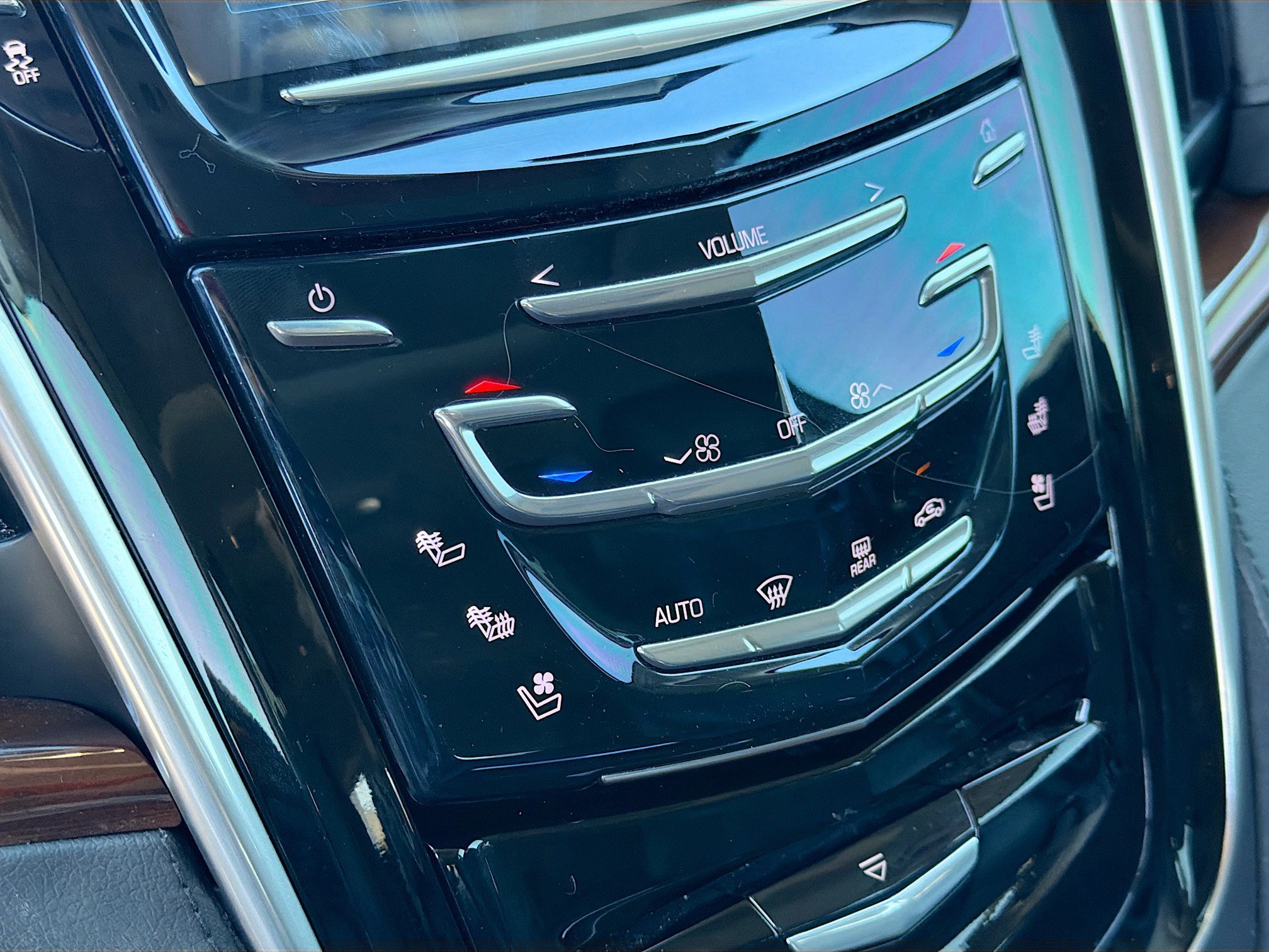 Used 2020 Cadillac Escalade Luxury image 32