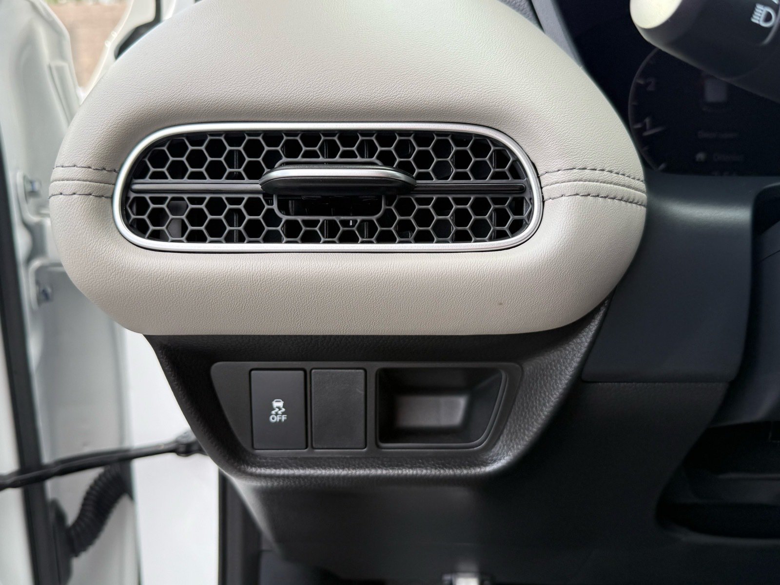 Certified 2027 Honda HR-V EX-L image 16