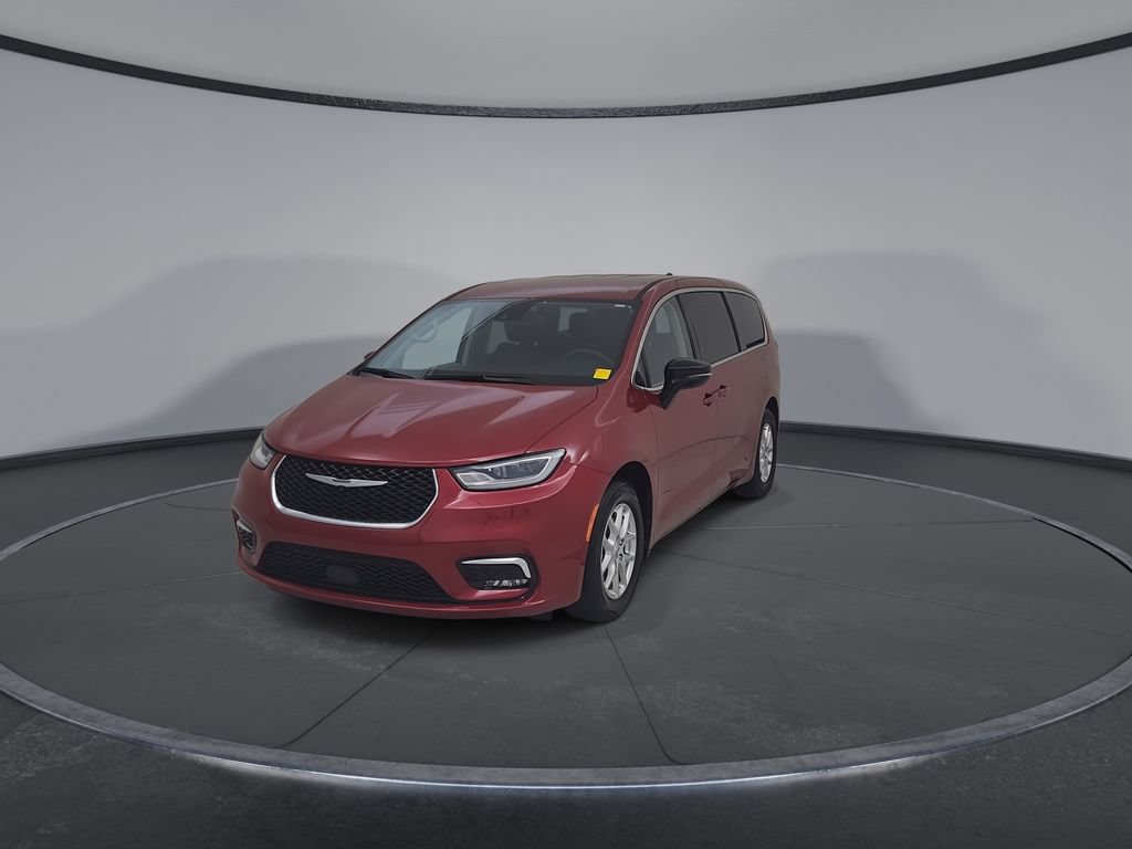 Used 2024 Chrysler Pacifica Touring-L FWD image 7