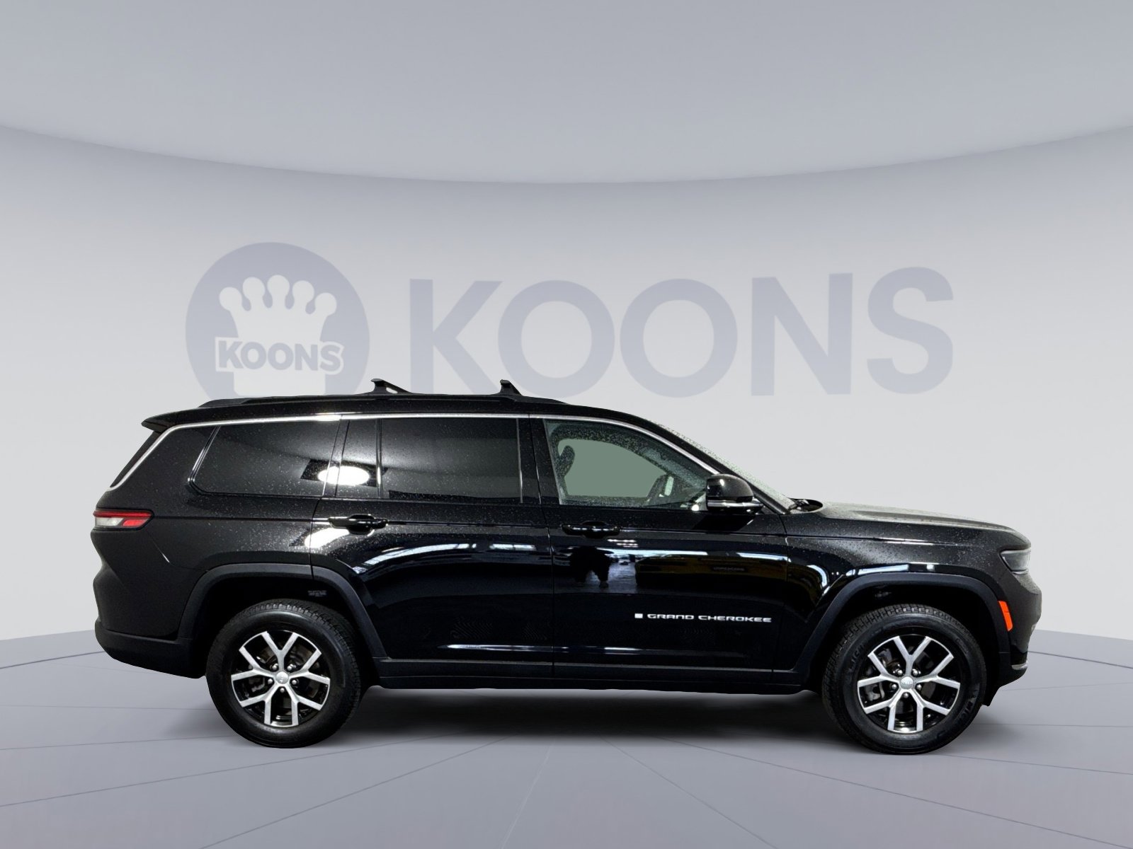 Used 2024 Jeep Grand Cherokee L Limited w/ Luxury Tech Group II image 8