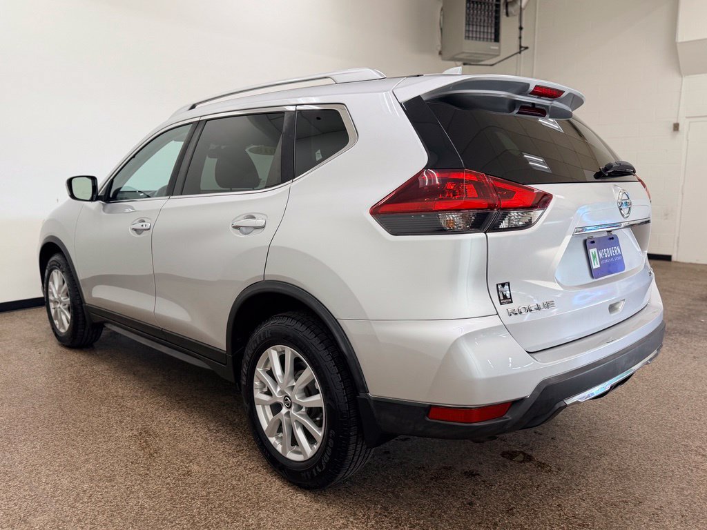 Used 2018 Nissan Rogue SV AWD/4WD image 3