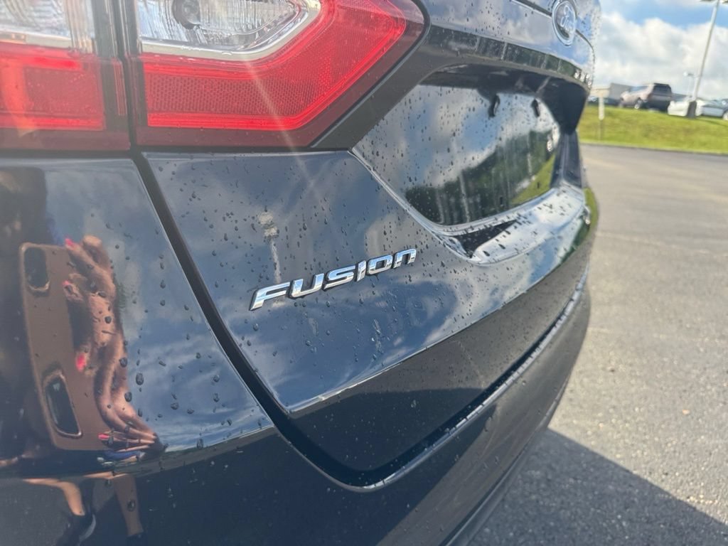 Used 2016 Ford Fusion SE FWD image 25
