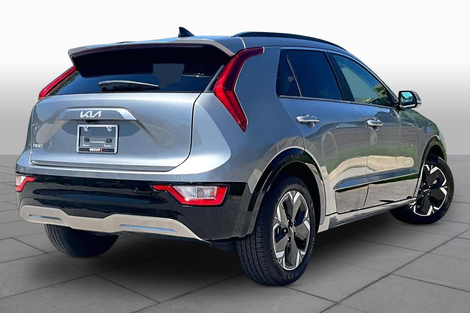 Used 2024 Kia Niro Wind FWD image 12
