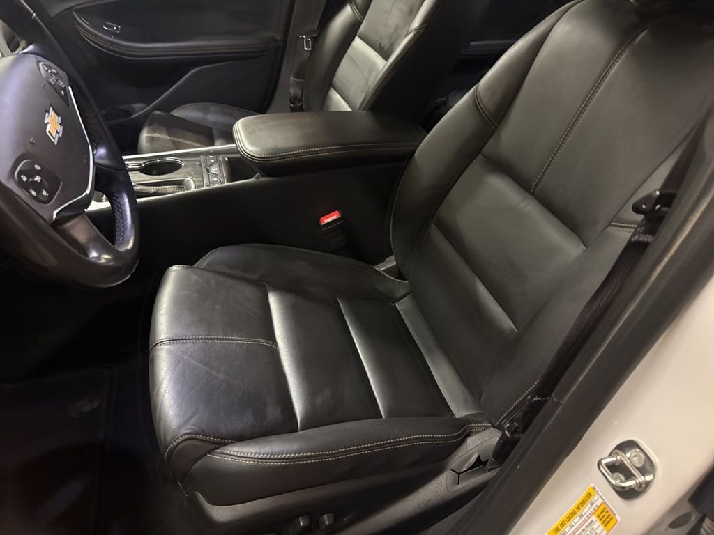 Used 2017 Chevrolet Impala LT w/ Leather Package FWD image 3
