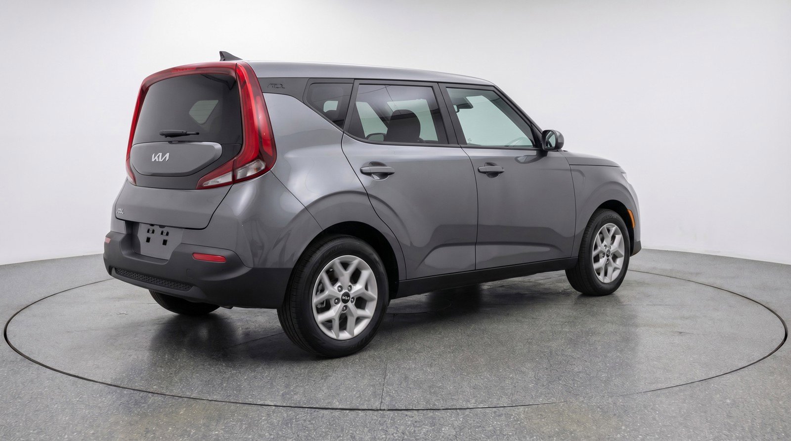 Used 2025 Kia Soul LX w/ LX Technology Package FWD image 9