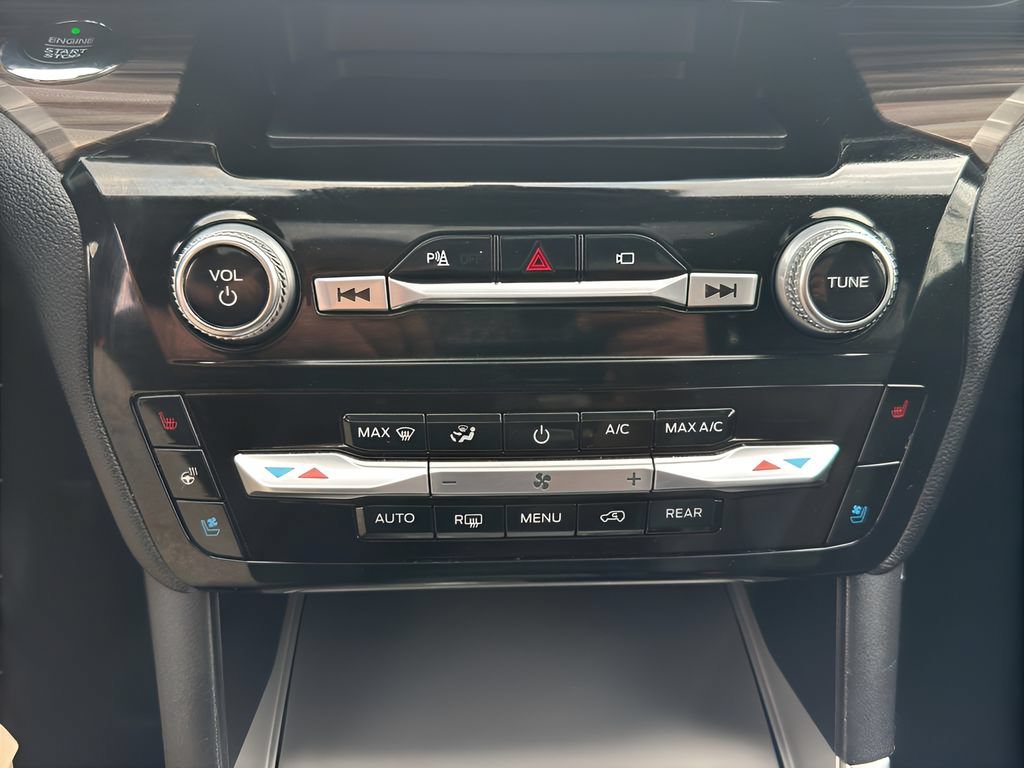 Used 2021 Ford Explorer Limited AWD/4WD image 36