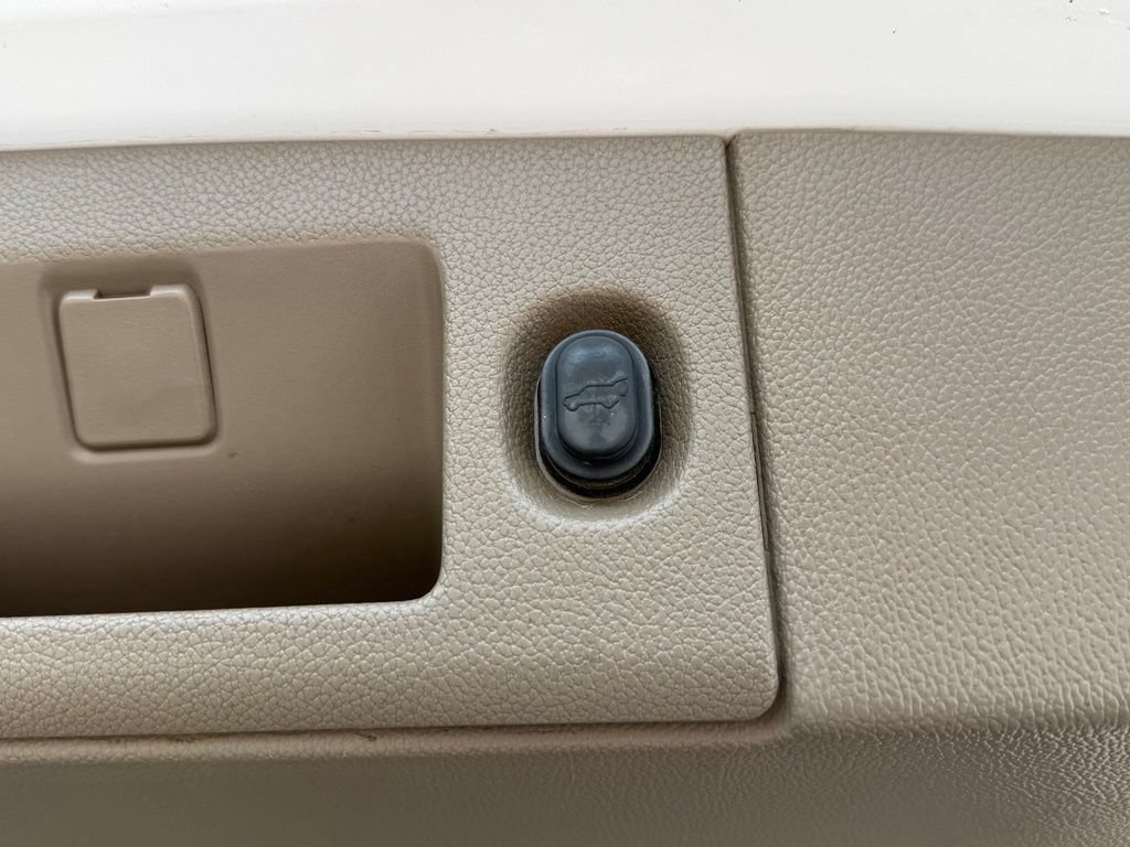 Used 2019 Chevrolet Tahoe Premier AWD/4WD image 18