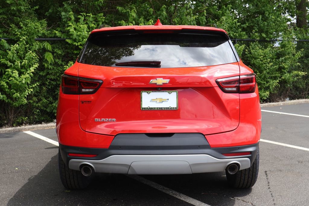 Used 2024 Chevrolet Blazer LT w/ Convenience Package FWD image 8