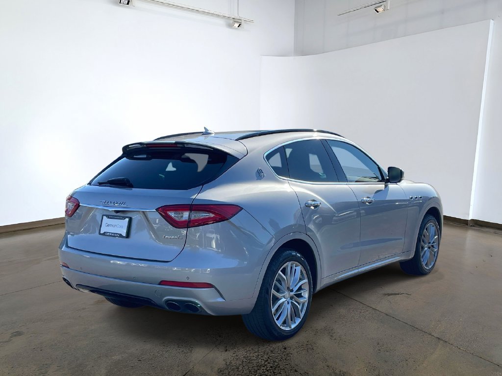 Used 2017 Maserati Levante w/ Sport Package AWD/4WD image 4