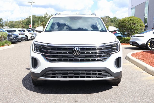 Certified 2026 Volkswagen Atlas SE FWD image 2