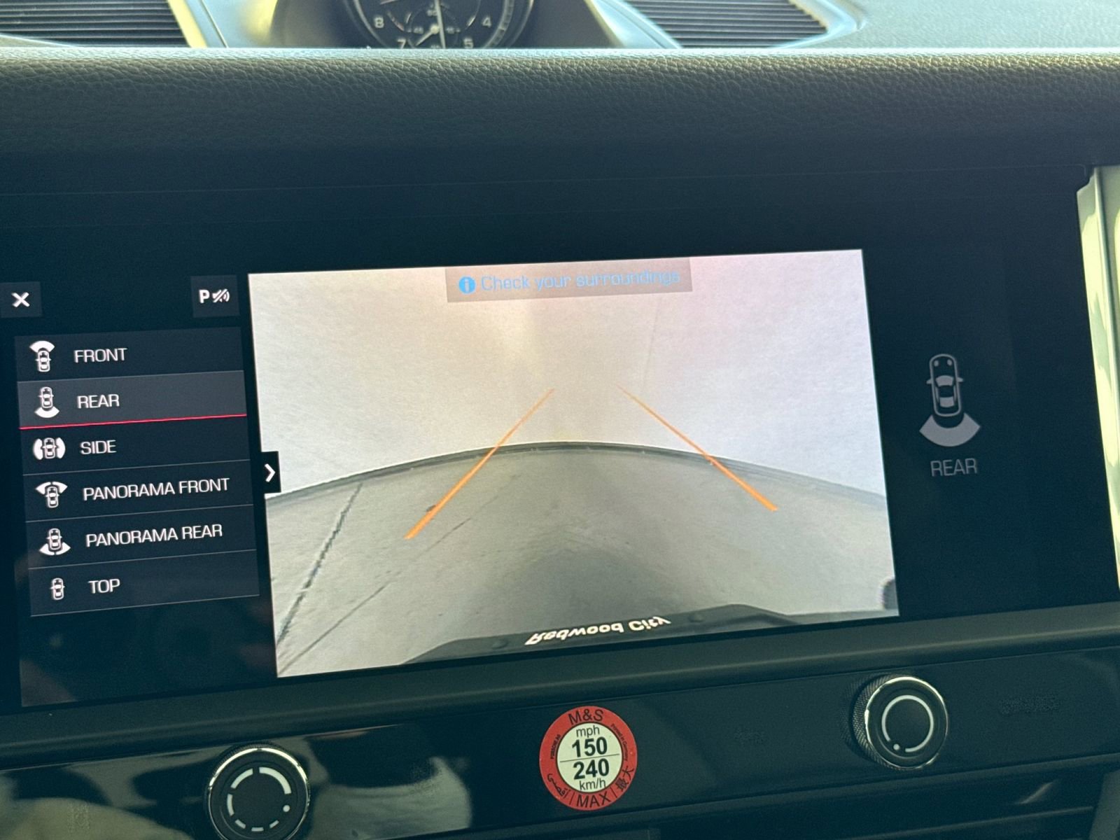 Certified 2025 Porsche Macan image 15