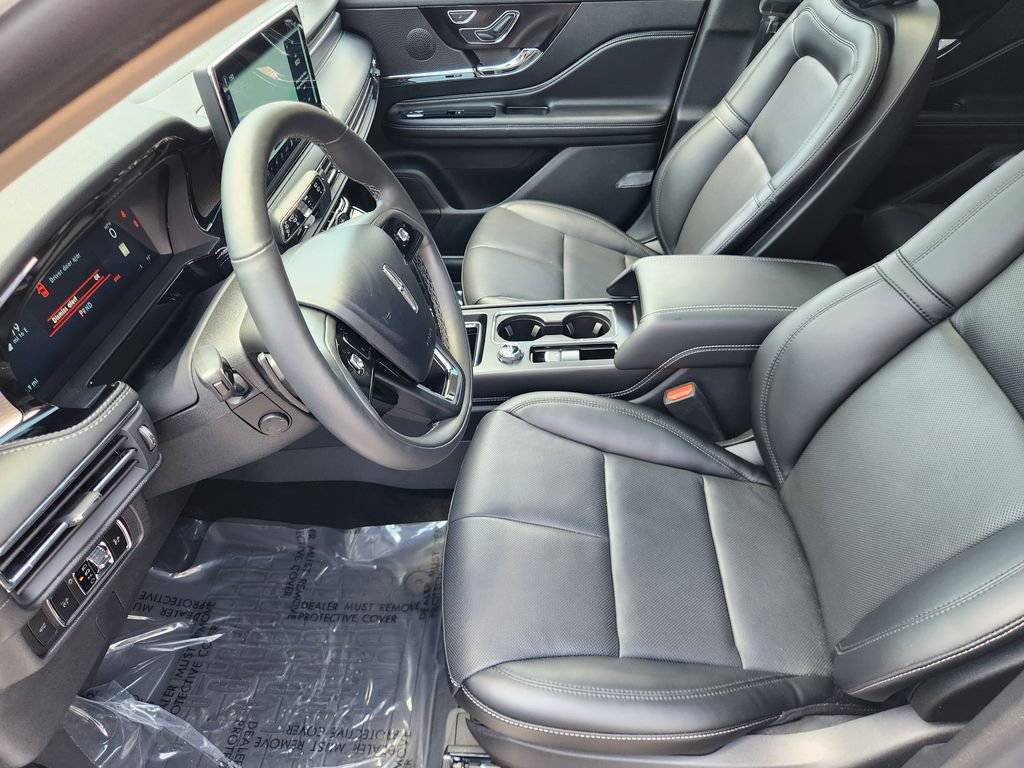 Used 2026 Lincoln Corsair Reserve w/ Towing Package AWD/4WD image 9
