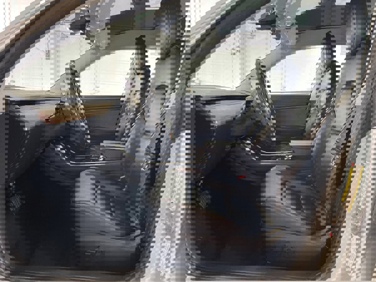 Used 2018 Tesla Model 3 Long Range image 9