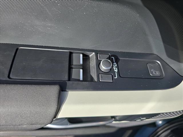 Used 2021 Land Rover Defender 90 X-Dynamic S image 27