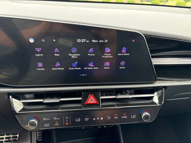 Used 2024 Kia Niro EX Touring FWD image 14