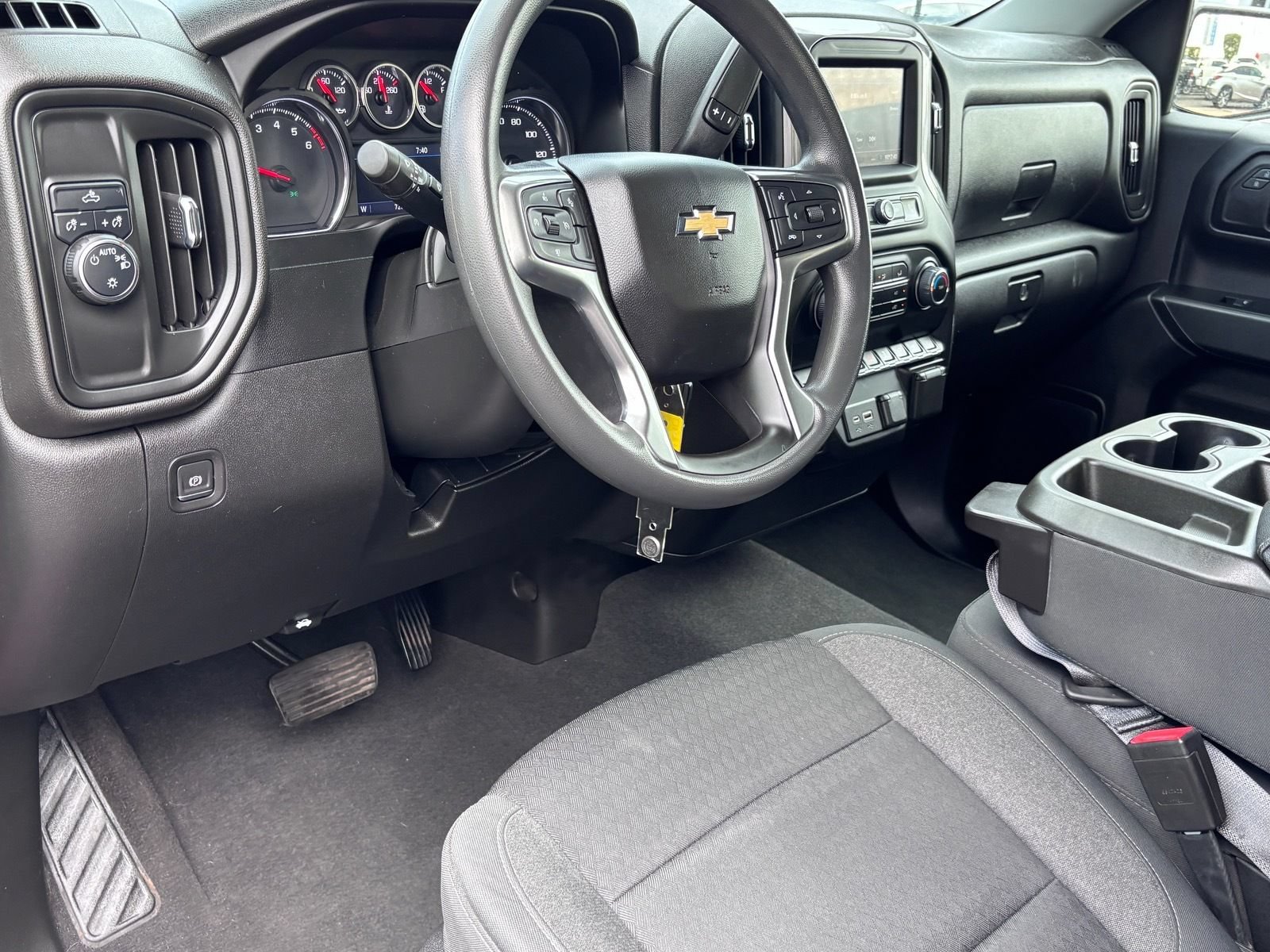 Used 2022 Chevrolet Silverado 1500 Custom w/ Safety Confidence Package RWD image 17