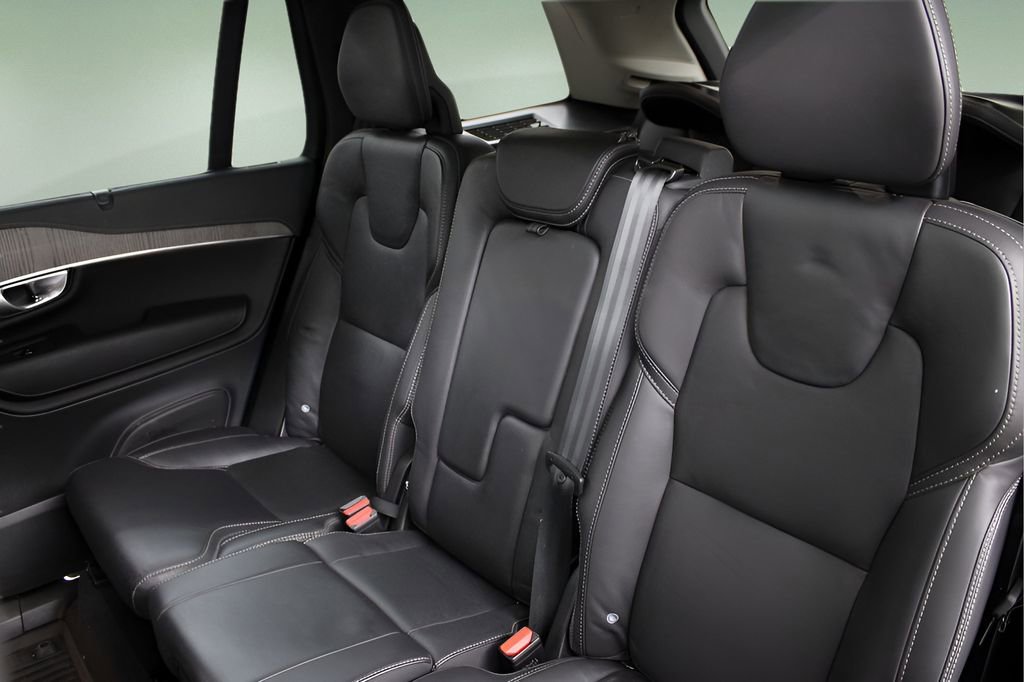 Used 2023 Volvo XC90 B6 Ultimate w/ Lounge Package image 15
