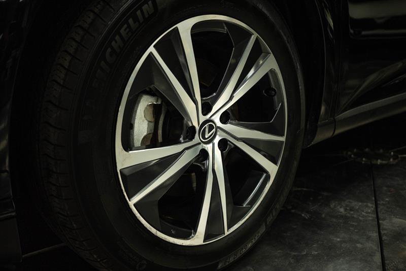 Used 2023 Lexus RX 350h w/ Cold Area Package AWD/4WD image 3