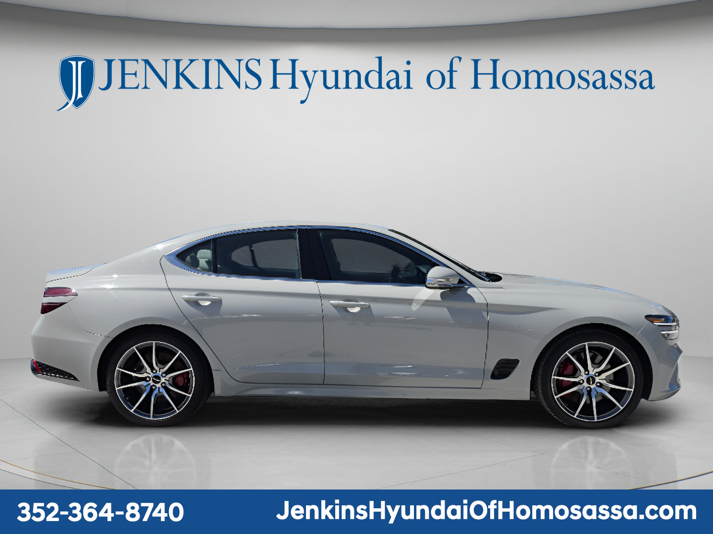 Used 2025 Genesis G70 2.5T RWD image 2