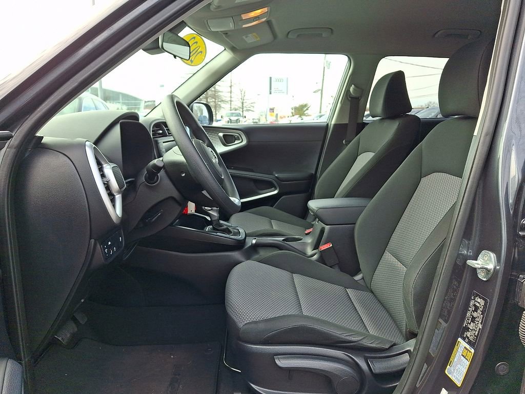 Used 2022 Kia Soul LX w/ Technology Package image 19