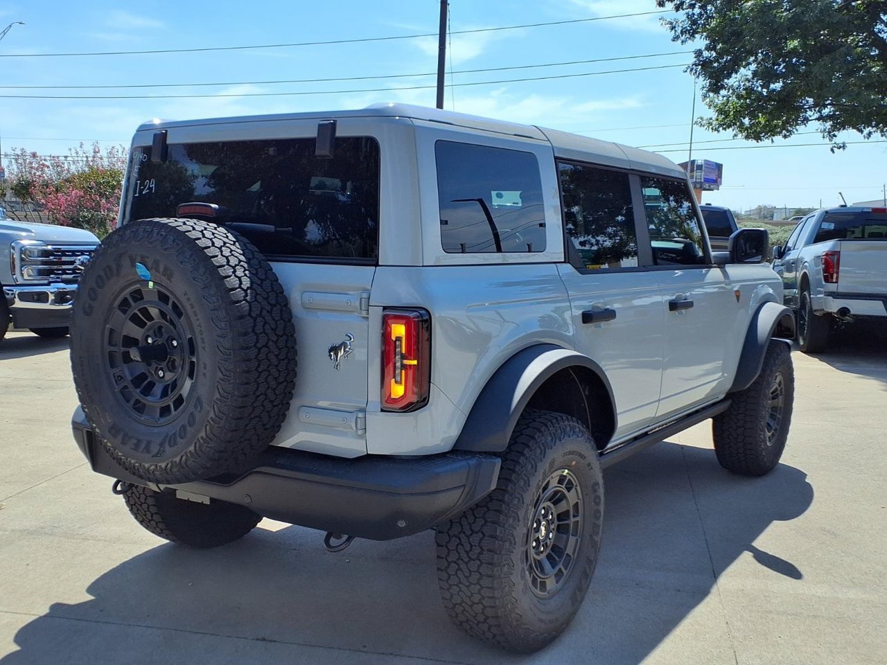 New 2026 Ford Bronco Badlands AWD/4WD image 4
