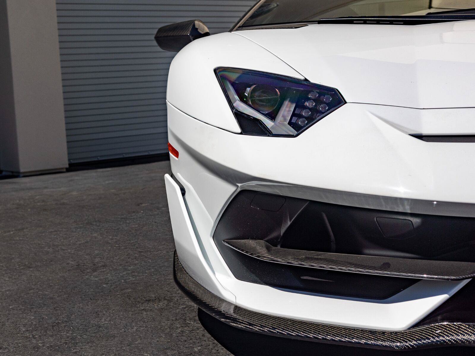 Used 2020 Lamborghini Aventador SVJ AWD/4WD image 44