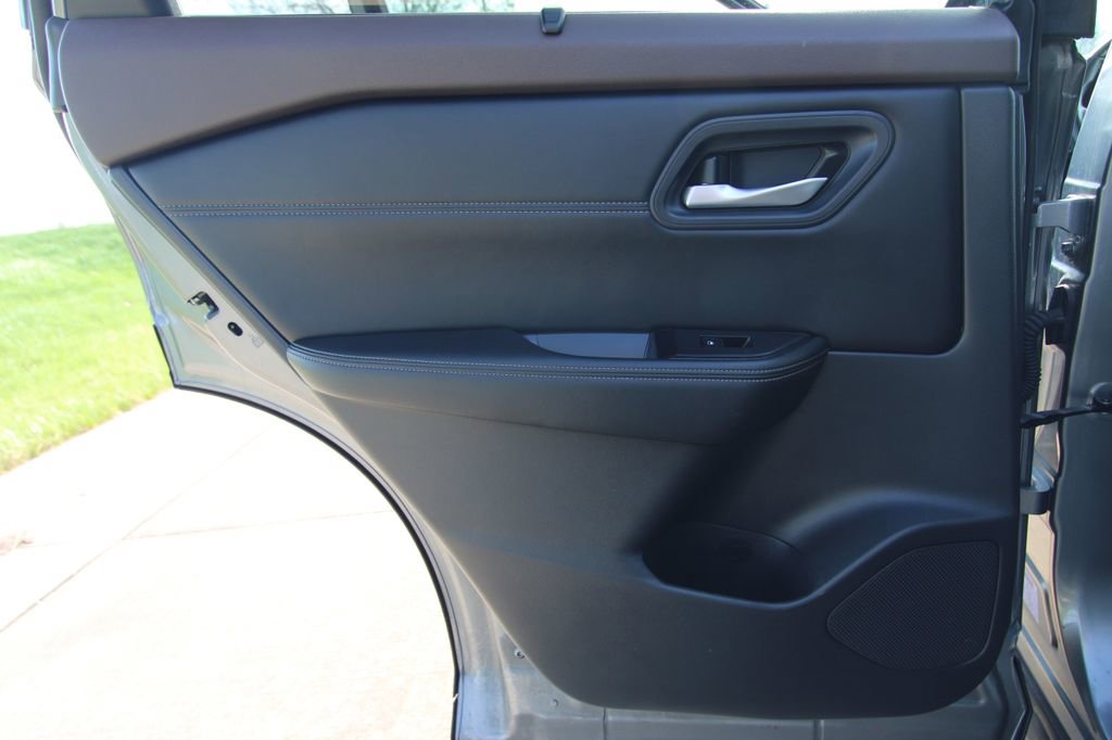 Used 2023 Nissan Rogue SV w/ SV Premium B Package AWD/4WD image 41