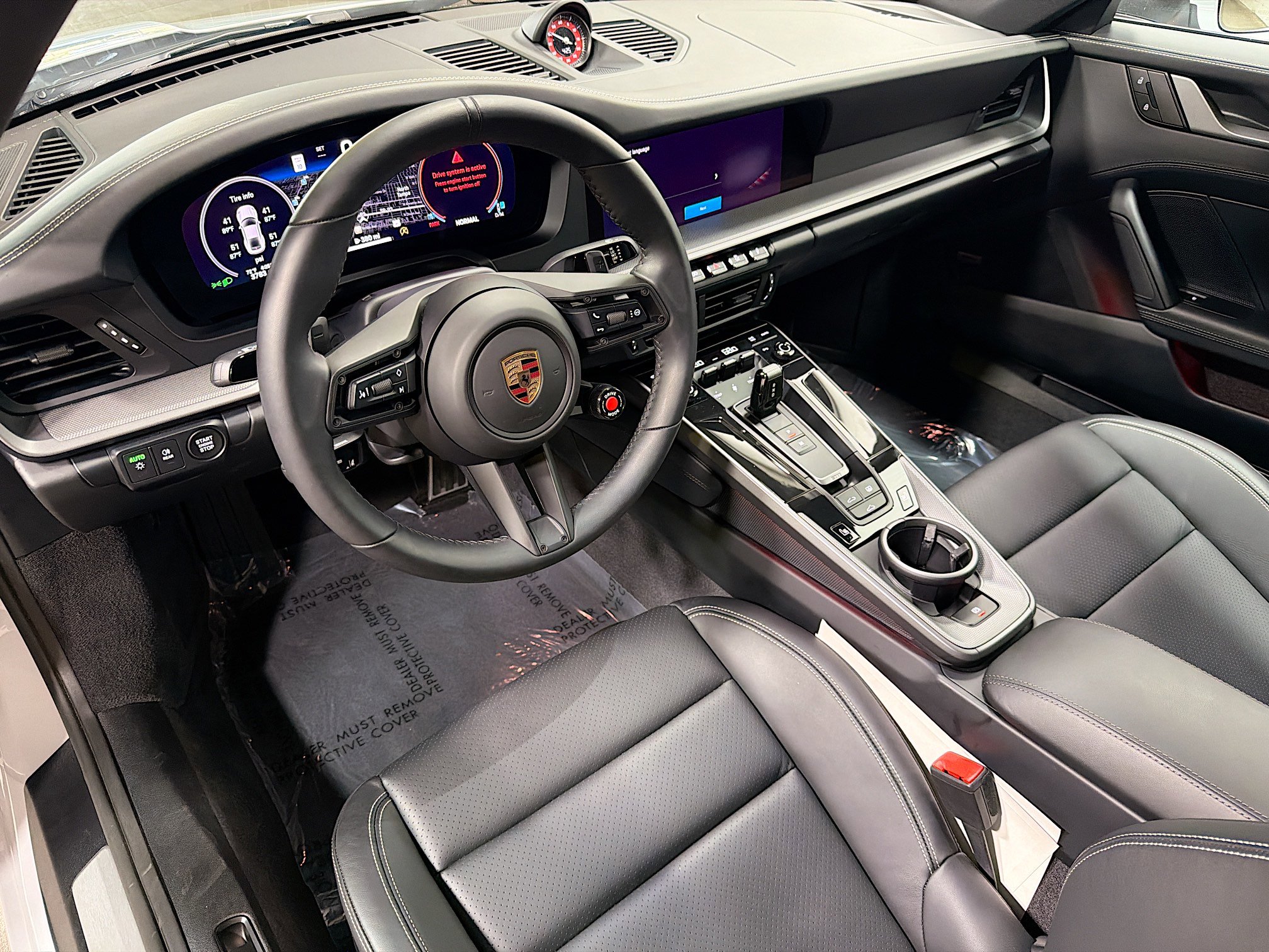 Used 2025 Porsche 911 Carrera image 4