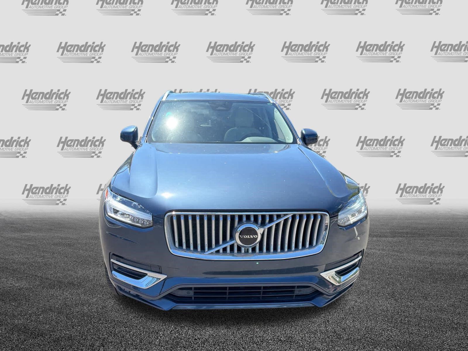 Used 2025 Volvo XC90 B5 Core w/ Protection Package Premier AWD/4WD image 3