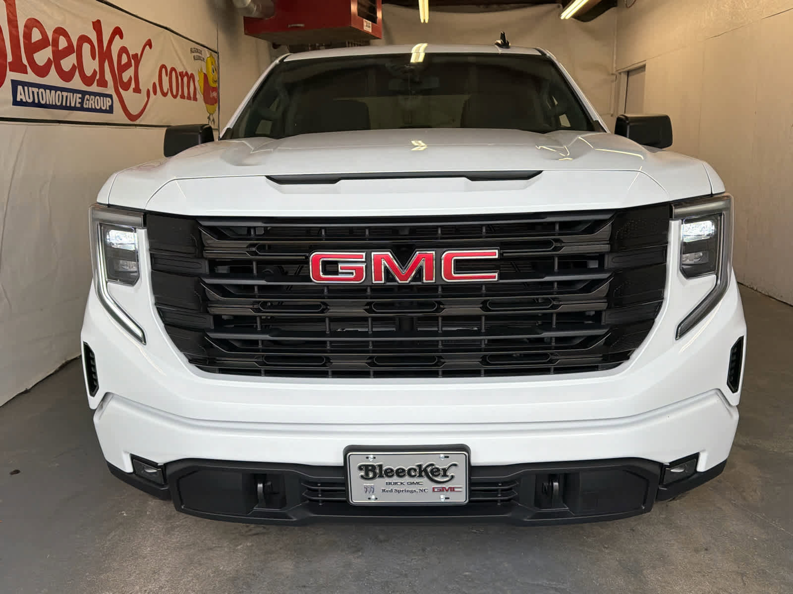 New 2026 GMC Sierra 1500 Elevation image 3