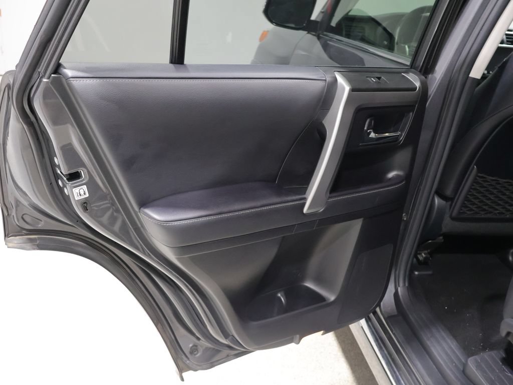 Used 2022 Toyota 4Runner Limited AWD/4WD image 19