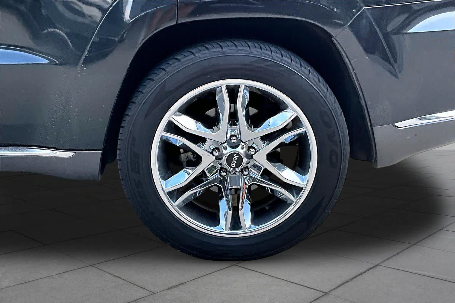 Used 2014 Jeep Grand Cherokee Summit AWD/4WD image 10