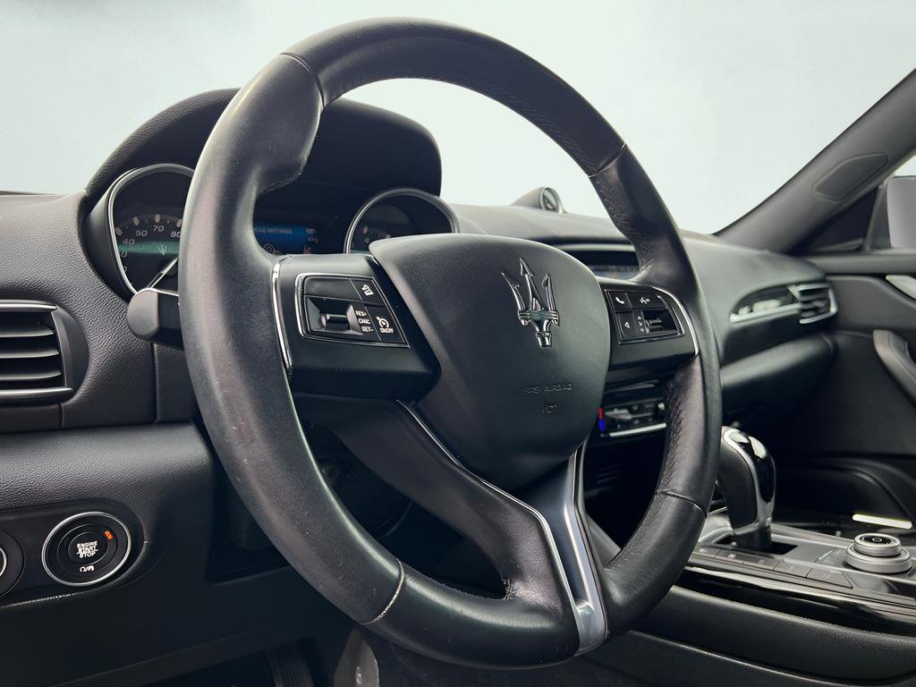 Used 2017 Maserati Levante image 40