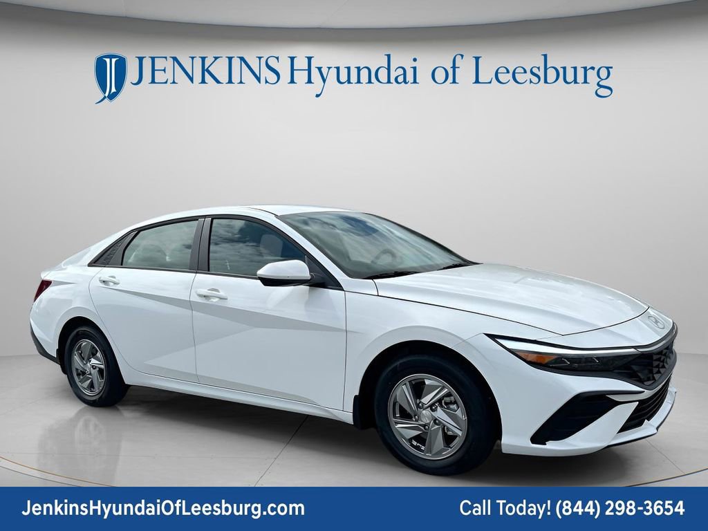 New 2026 Hyundai Elantra SE FWD image 1
