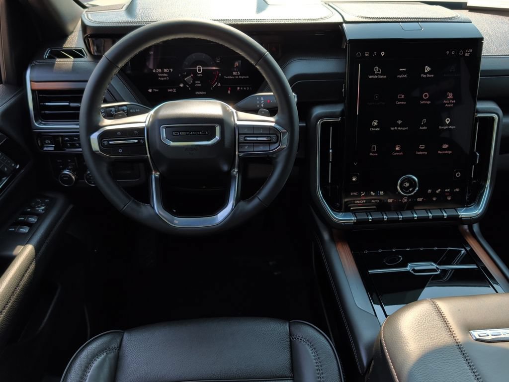 Used 2025 GMC Yukon XL Denali AWD/4WD image 17