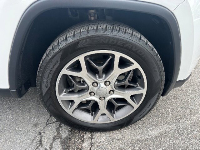 Used 2020 Jeep Grand Cherokee Limited image 14