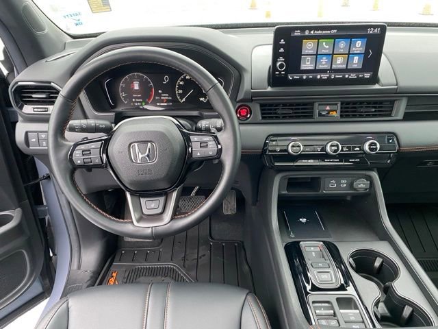 Certified 2025 Honda Pilot TrailSport image 17