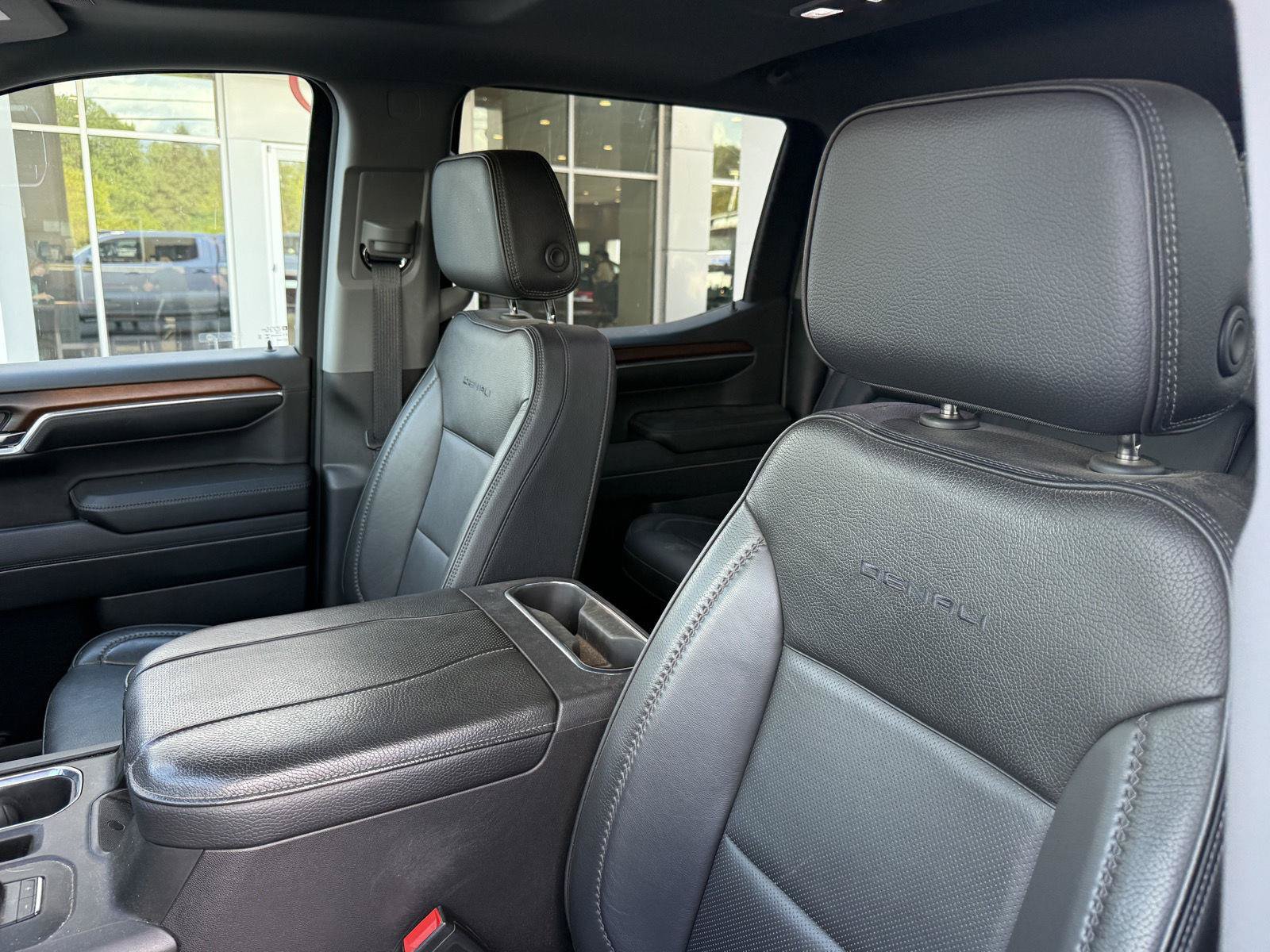 Used 2024 GMC Sierra 1500 Denali w/ Denali Reserve Package AWD/4WD image 14