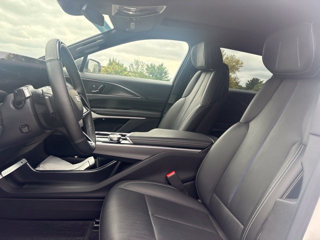 Certified 2023 Cadillac Lyriq AWD image 3