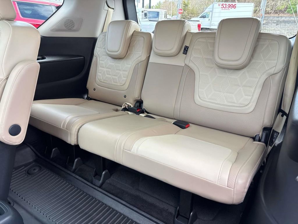 Used 2025 Nissan Armada Platinum AWD/4WD image 16
