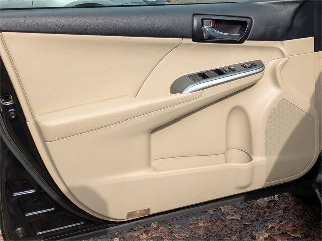 Used 2012 Toyota Camry XLE w/ Leather Pkg image 12