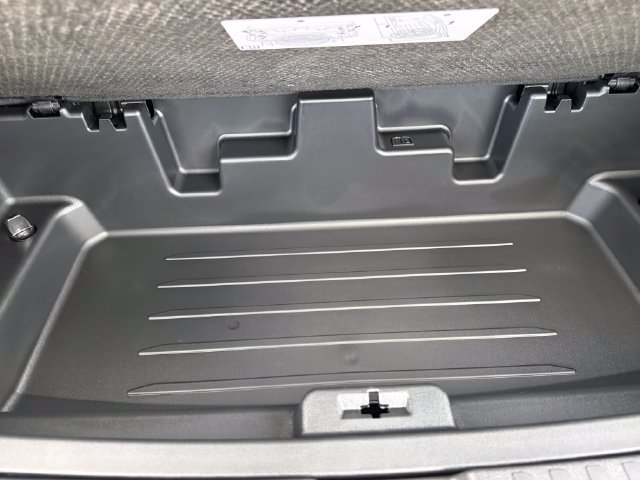 New 2027 Chevrolet Traverse LT w/ Sun and Wheel Package FWD image 12