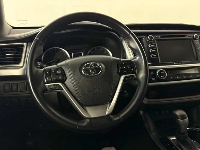 Used 2018 Toyota Highlander Plus FWD image 27
