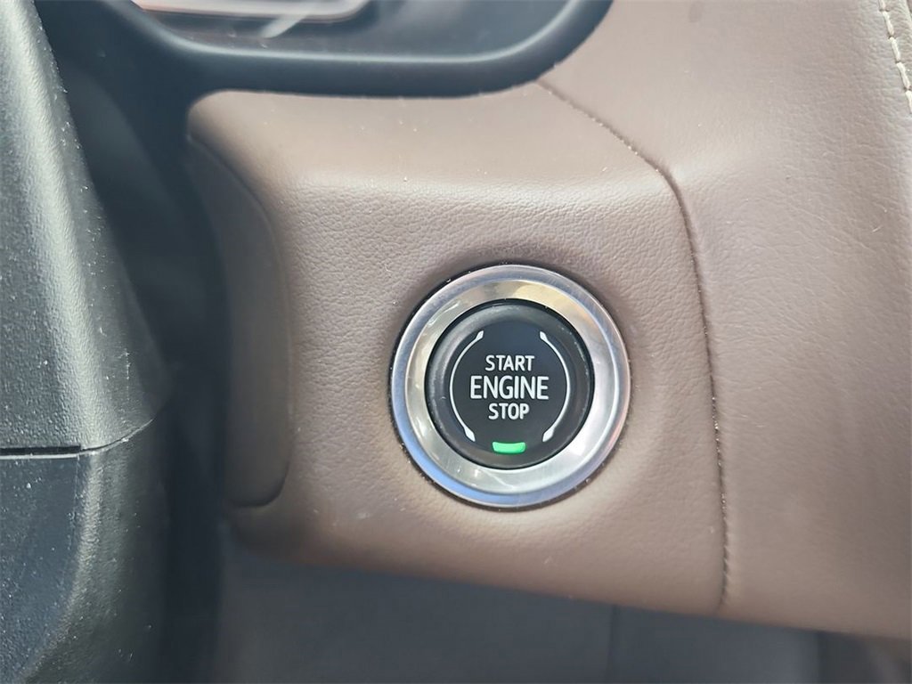 Certified 2021 Chevrolet Suburban High Country w/ Premium Package image 18