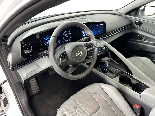 Used 2025 Hyundai Elantra Limited FWD image 22