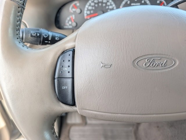 Used 2001 Ford F150 Lariat image 13